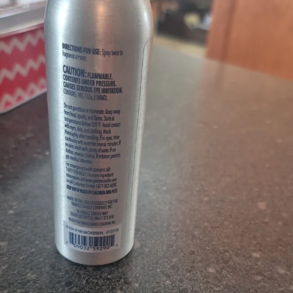 Yankee Candle Macintosh Scented Room Spray with Silver Bottle - Picture 6 of 9